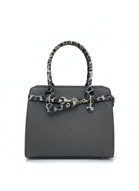 حقيبة يد أنيقة بتفاصيل راقية