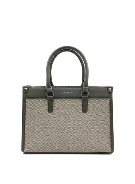 حقيبة يد أنيقة بتفاصيل راقية