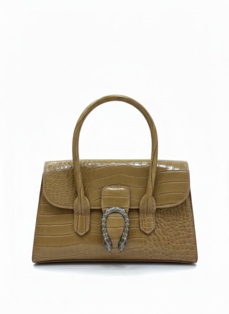 حقيبة يد أنيقة بتفاصيل راقية