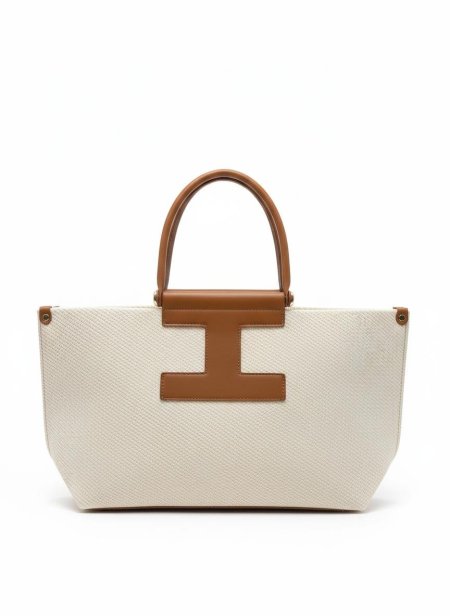 حقيبة يد أنيقة بتفاصيل راقية