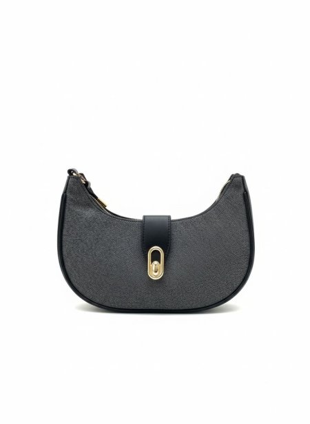 حقيبة يد أنيقة بتفاصيل راقية