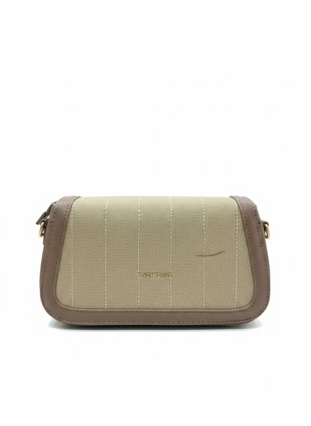 حقيبة يد أنيقة بتفاصيل راقية