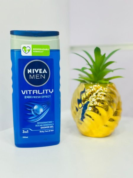 جل إستحمام فيتاليتي للجسم و الوجه و الشعر من Nivea